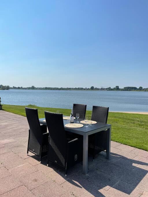 Luxe Chalet Direct Aan Het Water Met Strand Lith Εξωτερικό φωτογραφία