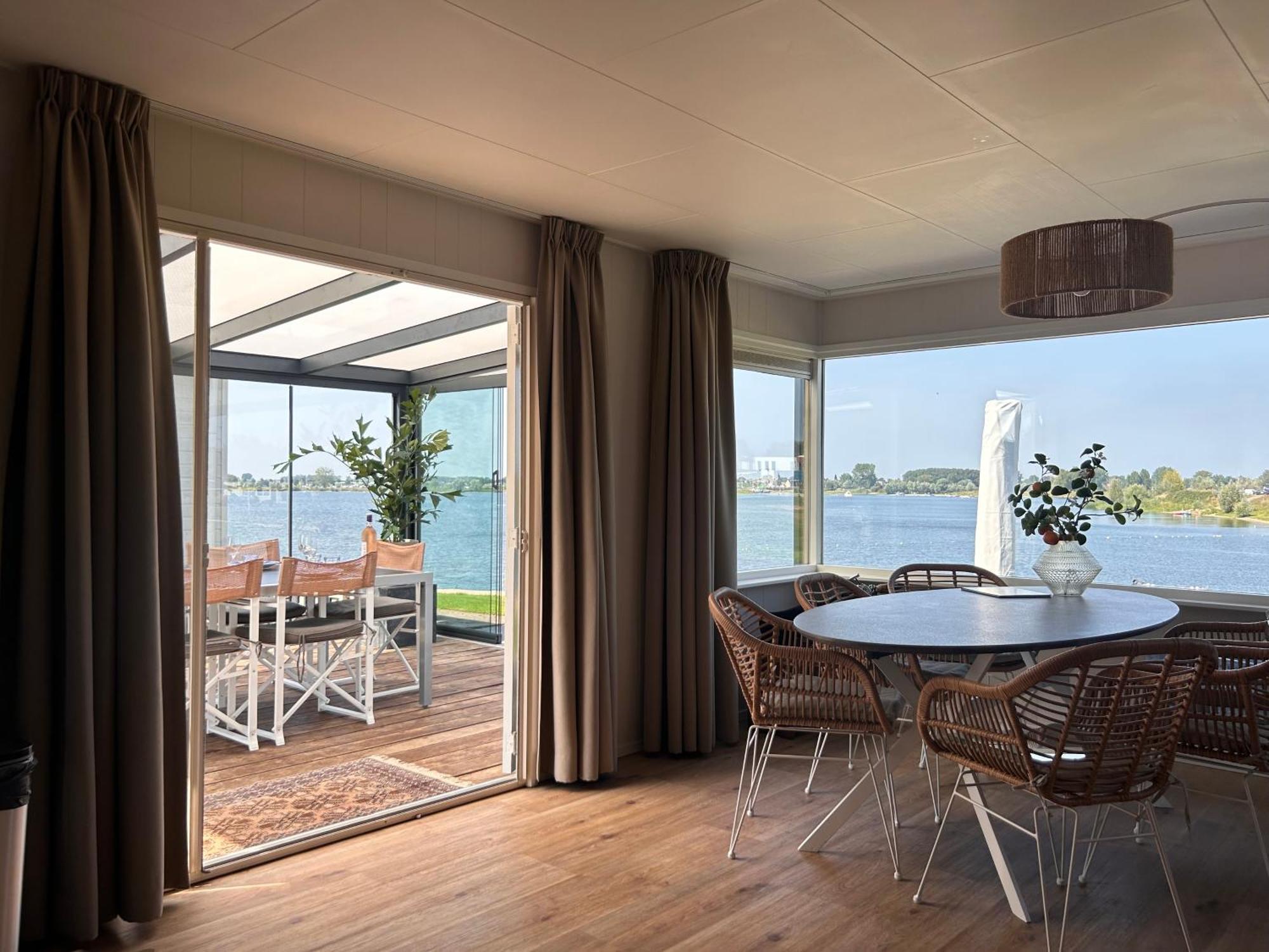 Luxe Chalet Direct Aan Het Water Met Strand Lith Εξωτερικό φωτογραφία